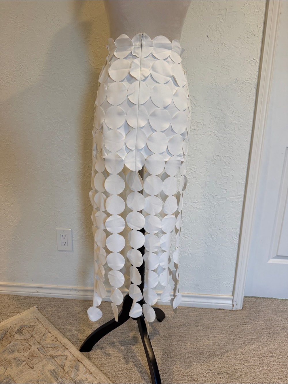 AKIRA White Circular-Appliqué Midi Skirt cut out size small - Picture 2 of 3